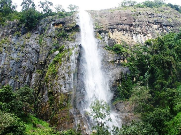 Diyaluma Falls